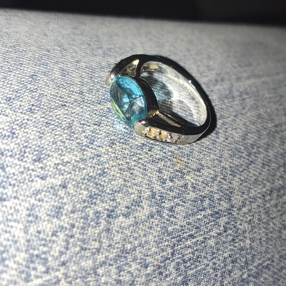 Diamond Candle Pretty blue & white gemstones with silver band ring New - Picture 4 of 6